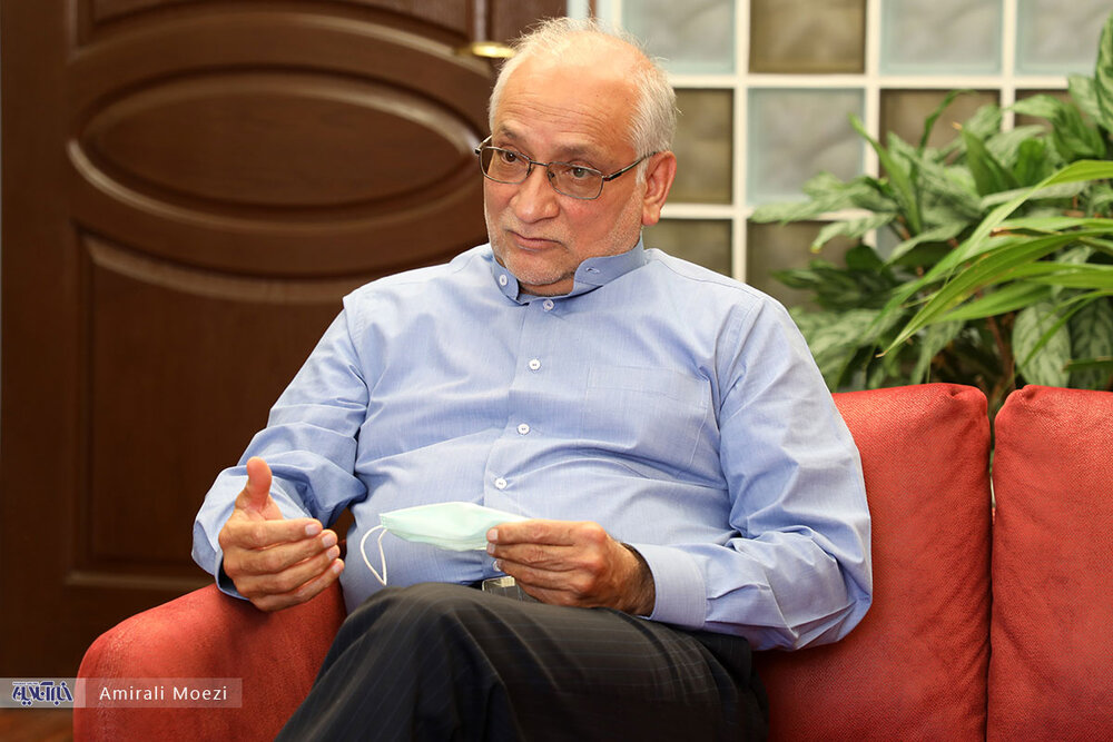 کنایه تند مرعشی به مجلس و قالیباف / روحیه نظامی گری در هیات رئیسه مجلس تسلط یافته است کنایه تند مرعشی به مجلس و قالیباف / روحیه نظامی گری در هیات رئیسه مجلس تسلط یافته است