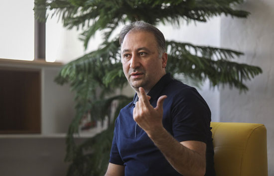 مجری محبوب تلویزیون در مسیر عادل فردوسیپور؟ مجری محبوب تلویزیون در مسیر عادل فردوسیپور؟