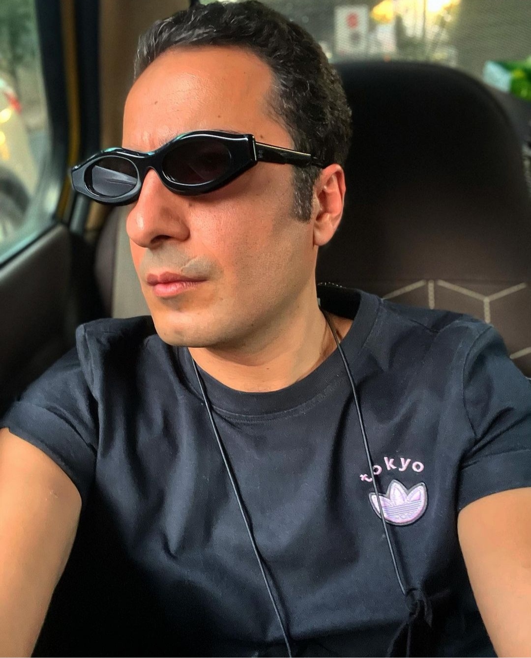  نوید محمدزاده 