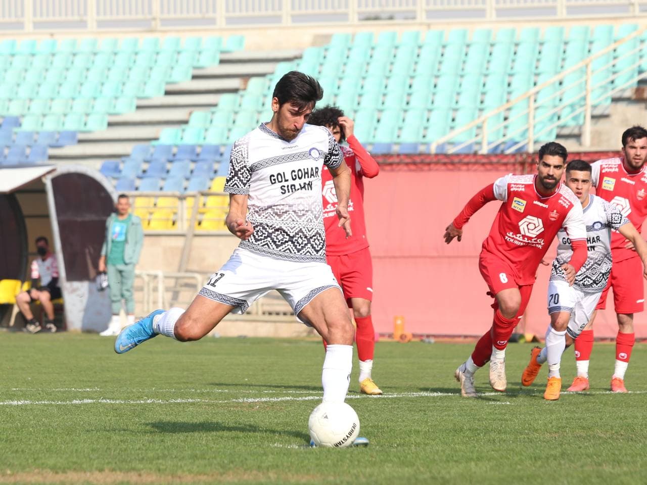 این استقلالی پایدار مقابل پرسپولیس