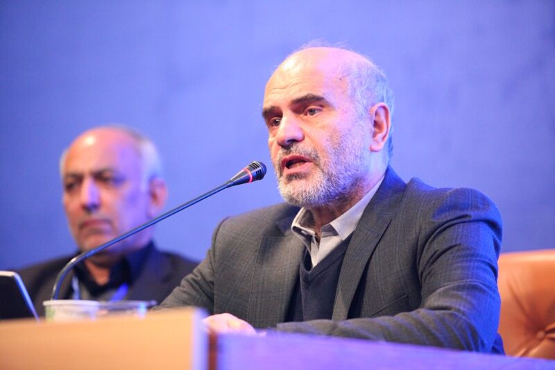 هشدار فرشاد مومنی درباره درآمدهای احتمالی ناشی از فروش نفت: مارهای خوش خط و خال برای واردات فعال شده اند هشدار فرشاد مومنی درباره درآمدهای احتمالی ناشی از فروش نفت: مارهای خوش خط و خال برای واردات فعال شده اند