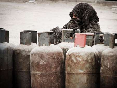 سرگزی، نماینده زابل: مردم مجبور هستند در روستاها برای گرم کردن خود از فضولات حیوانی استفاده کنند / بچههای کوچک در این سرما باید برای گرم کردن خود از سه پتو استفاده کنند سرگزی، نماینده زابل: مردم مجبور هستند در روستاها برای گرم کردن خود از فضولات حیوانی استفاده کنند / بچههای کوچک در این سرما باید برای گرم کردن خود از سه پتو استفاده کنند