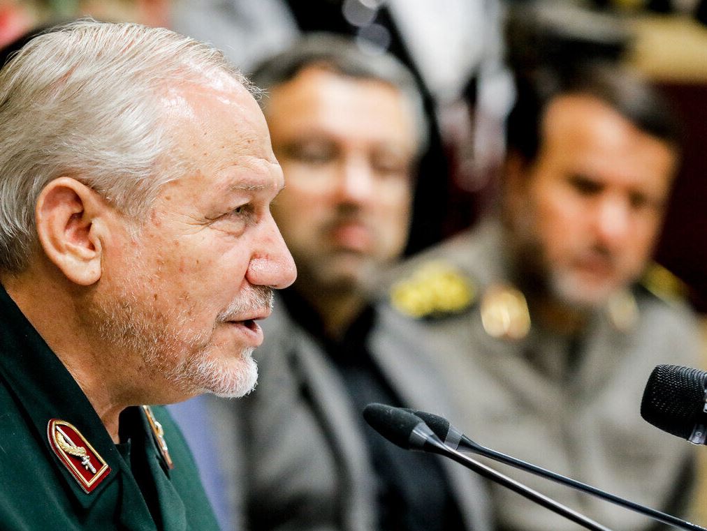 سرلشکر صفوی: ما تصمیم میگیریم، آمریکاییها گوش میدهند؛ به برجام هم تن میدهند سرلشکر صفوی: ما تصمیم میگیریم، آمریکاییها گوش میدهند؛ به برجام هم تن میدهند