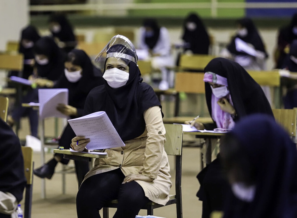 سازمان سنجش: استفاده از وسایل ارتباطی الکترونیکی در کنکور تا ۱۰ سال محرومیت از آزمون را به دنبال دارد سازمان سنجش: استفاده از وسایل ارتباطی الکترونیکی در کنکور تا ۱۰ سال محرومیت از آزمون را به دنبال دارد