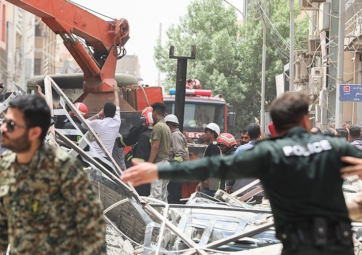دستگیری ۱۰ نفر از عوامل دخیل در حادثه متروپل دستگیری ۱۰ نفر از عوامل دخیل در حادثه متروپل