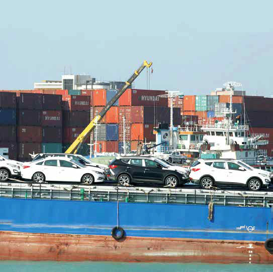 واردات خودرو در حد حرف و بازی است