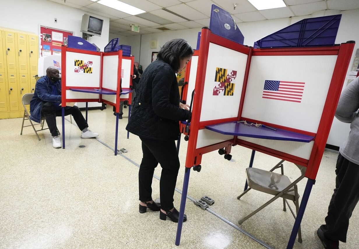 نتایج اولیه انتخابات میاندورهای آمریکا / جمهوریخواهان در مجلس نمایندگان با ۱۷۱ کرسی در مقابل ۱۱۷ کرسی از دموکراتها پیشی گرفتند / در سنا، جمهوریخواهان یک کرسی بیشتر کسب کردهاند نتایج اولیه انتخابات میاندورهای آمریکا / جمهوریخواهان در مجلس نمایندگان با ۱۷۱ کرسی در مقابل ۱۱۷ کرسی از دموکراتها پیشی گرفتند / در سنا، جمهوریخواهان یک کرسی بیشتر کسب کردهاند