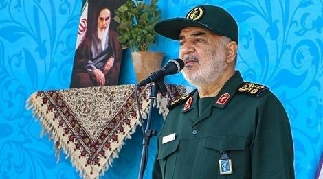 فرمانده سپاه: کشور امروز در معرض یک جنگ جهانی عظیم است/ ریشههای این انقلاب مستحکمتر از آن است که بخواهند حتی یکی از شاخههای این درخت تناور را قطع کنند فرمانده سپاه: کشور امروز در معرض یک جنگ جهانی عظیم است/ ریشههای این انقلاب مستحکمتر از آن است که بخواهند حتی یکی از شاخههای این درخت تناور را قطع کنند