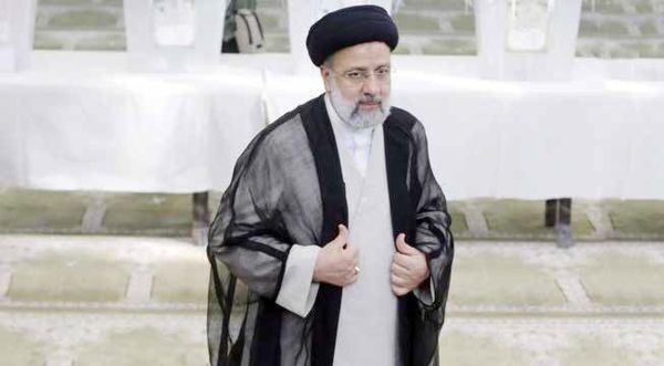 دعوت از رئیسی برای رفتن روی مین استعفا