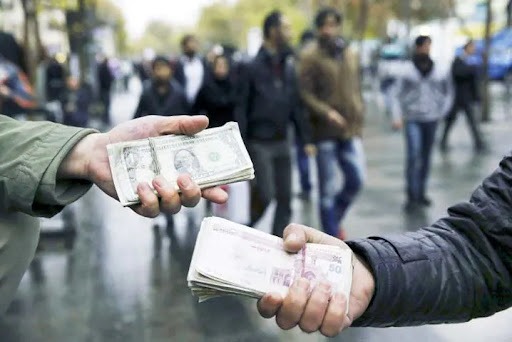 دلار سرگردان دلار سرگردان