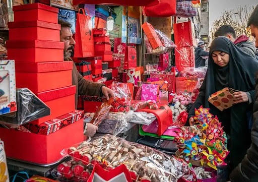 عشق ۷۳ میلیون تومانی!/ قیمت خرس ولنتاین معادل حقوق ۱۰ ماه یک کارگر عشق ۷۳ میلیون تومانی!/ قیمت خرس ولنتاین معادل حقوق ۱۰ ماه یک کارگر