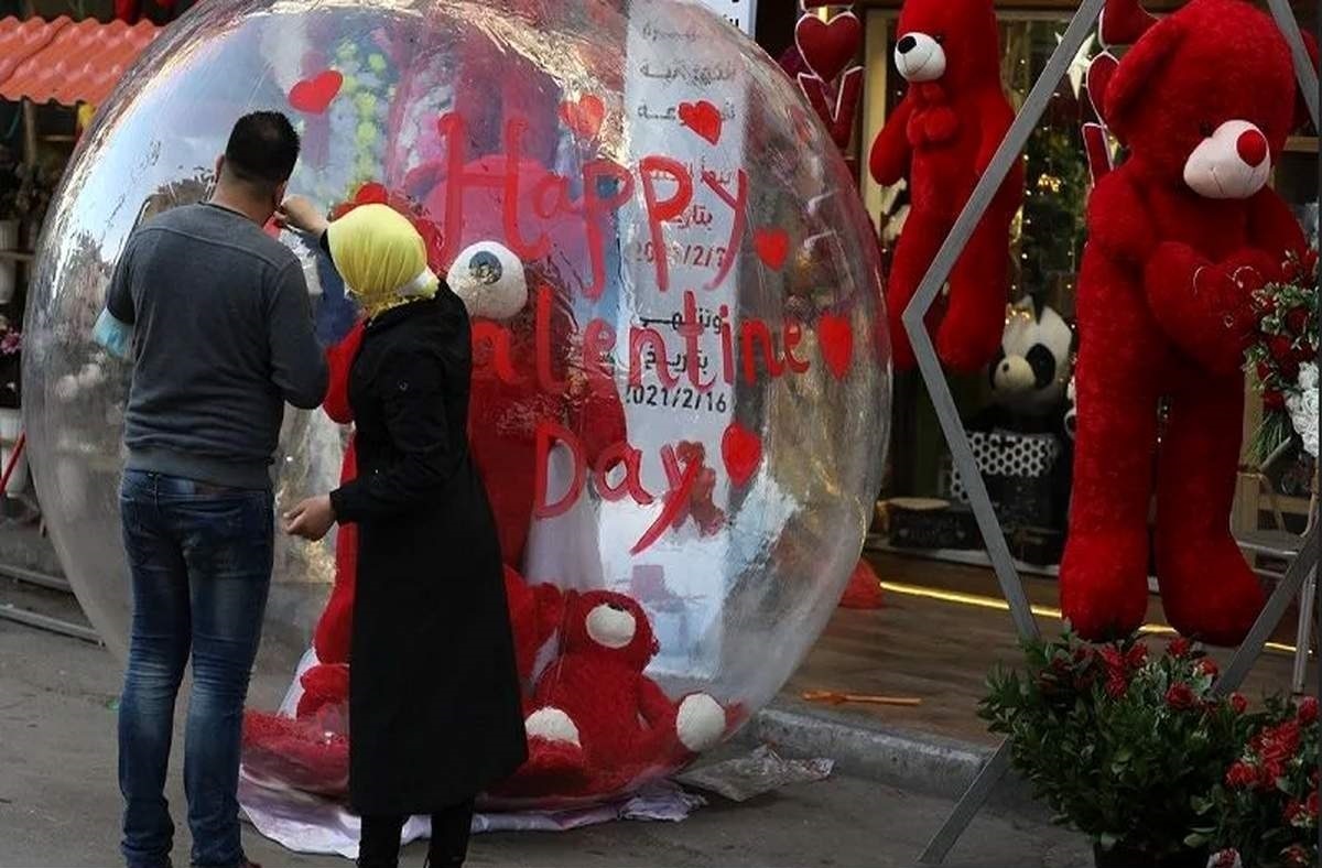 قیمت خرس ولنتاین به ۲۰ میلیون تومان رسید/ تورم ۶۰ درصدی در بازار ولنتاین قیمت خرس ولنتاین به ۲۰ میلیون تومان رسید/ تورم ۶۰ درصدی در بازار ولنتاین