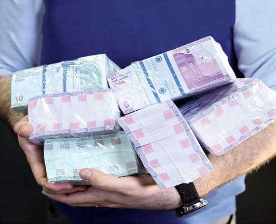 دولت نرخ سود ۳۰ درصد را به جامعه تحمیل کرد دولت نرخ سود ۳۰ درصد را به جامعه تحمیل کرد