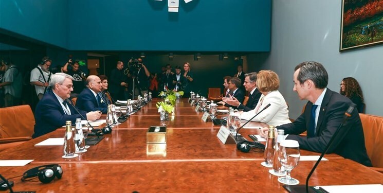 تشکر عراق از امریکا بابت اجازه برای تأمین هزینههای حجاج ایرانی از پولهای تهران در بانکهای عراق / فواد حسین خطاب به بلینکن: حل مشکل بدهیهای بغداد به ایران بر فرایند برقرسانی در عراق تاثیر مستقیم دارد تشکر عراق از امریکا بابت اجازه برای تأمین هزینههای حجاج ایرانی از پولهای تهران در بانکهای عراق / فواد حسین خطاب به بلینکن: حل مشکل بدهیهای بغداد به ایران بر فرایند برقرسانی در عراق تاثیر مستقیم دارد