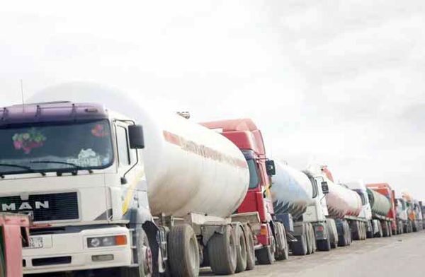 جدال بر سر کیفیت فرآوردههای نفتی ایران جدال بر سر کیفیت فرآوردههای نفتی ایران