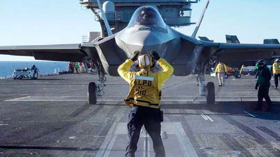 نمایش نظامی آپاچی‌ها