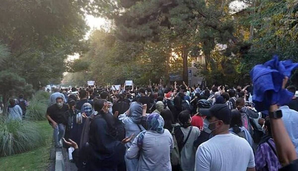 مطلب تازه روزنامه صداوسیما علیه مهسا امینی مطلب تازه روزنامه صداوسیما علیه مهسا امینی