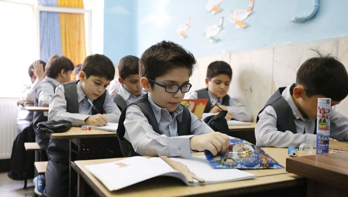 اجرای طرح زوج و فرد از درب منزل در تهران؛ عدم تعطیلی مدارس در چهارشنبه اجرای طرح زوج و فرد از درب منزل در تهران؛ عدم تعطیلی مدارس در چهارشنبه