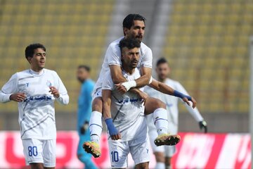 دلالها بازیکنان درجه دوم یا سوم برای فوتبال ایران می آورند/ توقع برد برابر النصر را ندارم/ ماتزاری فکر می کند در ایران هیچکس فوتبال نمی فهمد! دلالها بازیکنان درجه دوم یا سوم برای فوتبال ایران می آورند/ توقع برد برابر النصر را ندارم/ ماتزاری فکر می کند در ایران هیچکس فوتبال نمی فهمد!