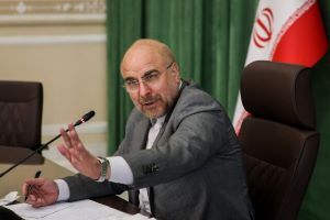 جمعآوری امضا توسط طرفداران قالیباف در مجلس برای حضور او در انتخابات 1403 جمعآوری امضا توسط طرفداران قالیباف در مجلس برای حضور او در انتخابات 1403