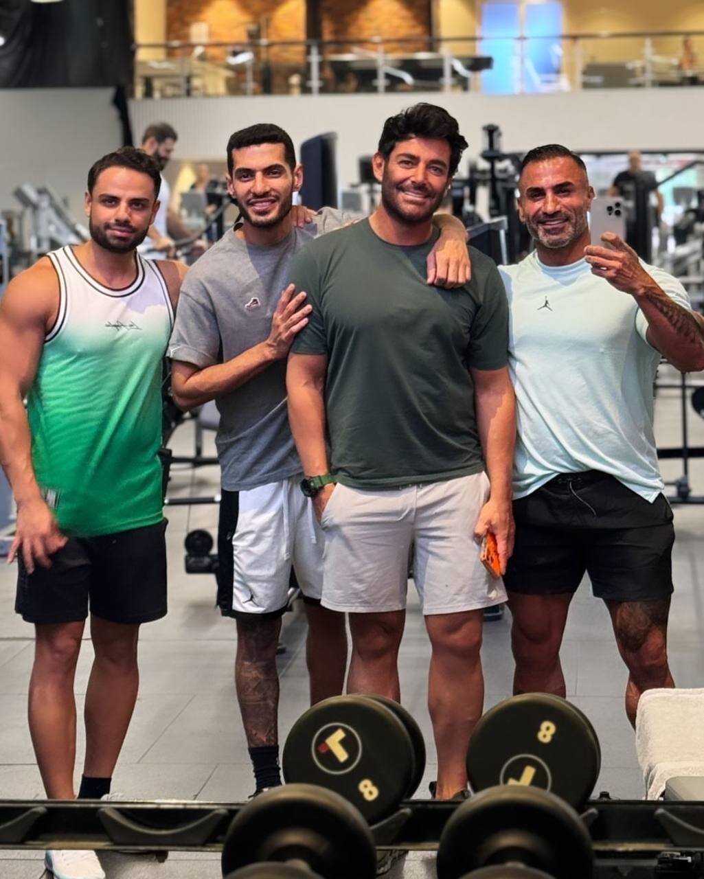 عکس| محمدرضا گلزار کنار قهرمان بدنسازی