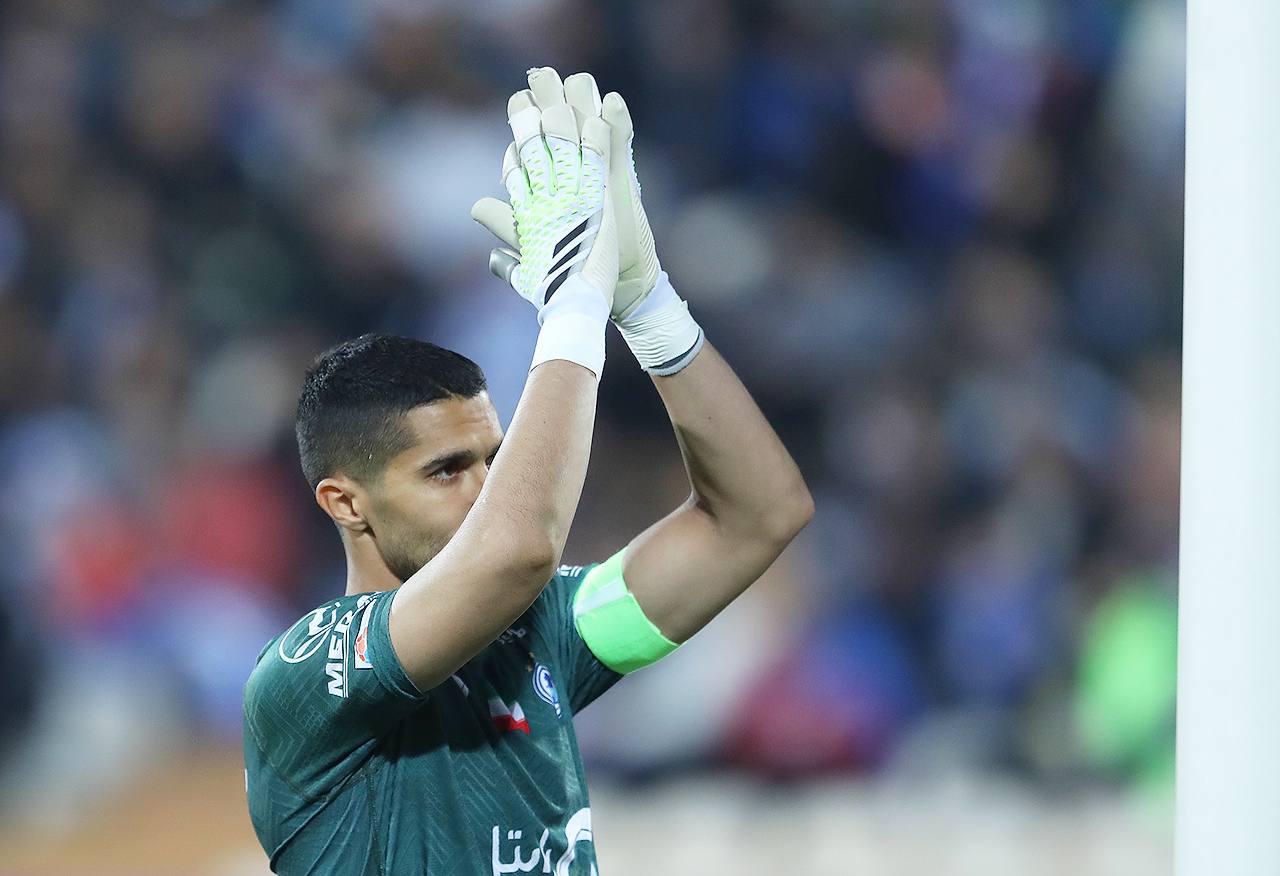 آغوشی حاشیه‌ساز برای سیدحسین حسینی؛ تیم‌ملی از دست رفت، استقلال چطور؟!