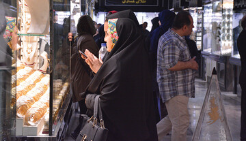 یک پیشبینی جدید درباره قیمت دلار و طلا در بازار/ منطقه شیرین خرید از دست رفت؟ یک پیشبینی جدید درباره قیمت دلار و طلا در بازار/ منطقه شیرین خرید از دست رفت؟