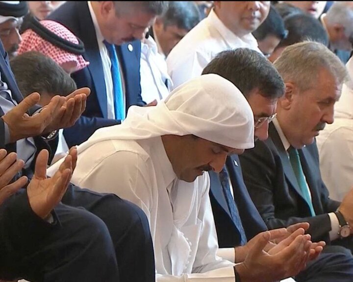 پوشش متفاوت امیر قطر در مراسم هنیه جلبتوجه کرد