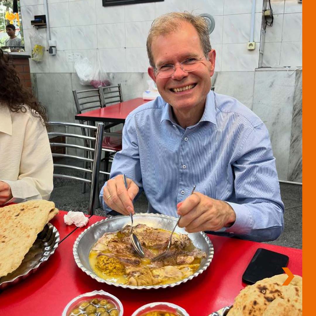 عکس پربازدید از کلهپاچهخوری سفیر نروژ در تهران