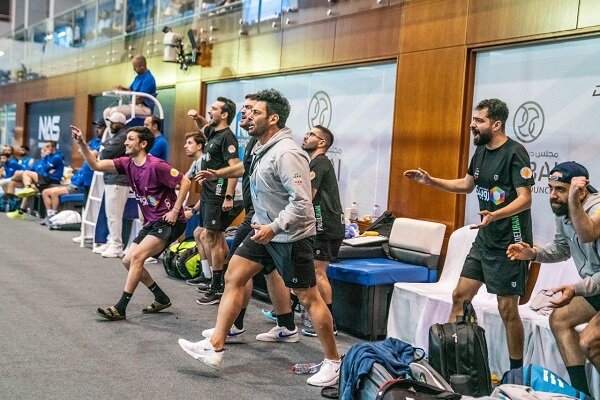 محمدرضا گلزار بیمنت به تیم ملی خدمت میکند