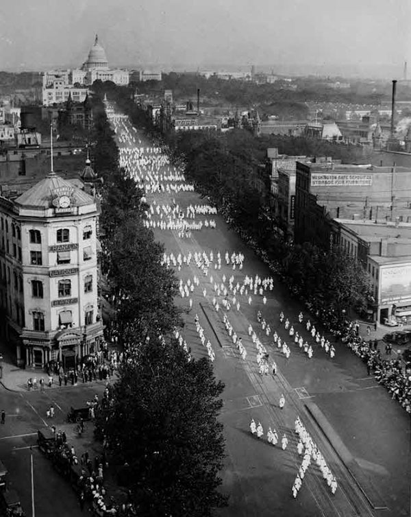 این عکس‌ها ثابت می‌کنند که چقدر 100 سال پیش متفاوت بوده!