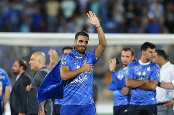 عکس | مدافع استقلال قراردادش را تمدید کرد عکس | مدافع استقلال قراردادش را تمدید کرد