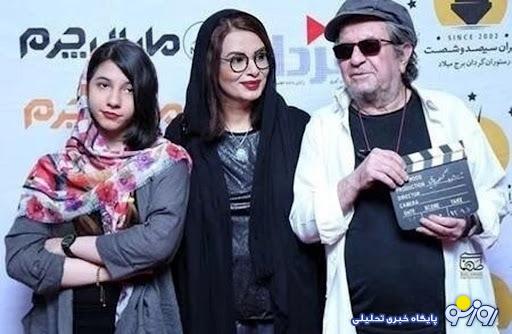 سانسور عجیب مونا مهرجویی در کنار مزار پدرش سانسور عجیب مونا مهرجویی در کنار مزار پدرش