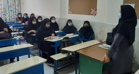 انتقاد از دولت پزشکیان به دلیل تایید ۷۰۰۰ نفر از معلمان رد صلاحیت شده در دولت رئیسی! انتقاد از دولت پزشکیان به دلیل تایید ۷۰۰۰ نفر از معلمان رد صلاحیت شده در دولت رئیسی!