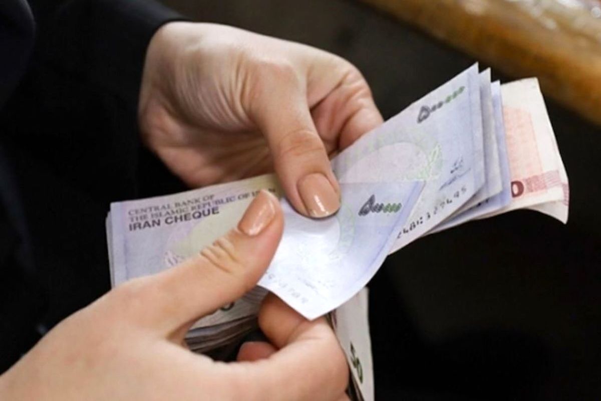 اولین حقوق معلمان در ۱۴۰۴ چه زمانی واریز میشود؟ | جزئیات افزایش و پرداخت حقوق اولین حقوق معلمان در ۱۴۰۴ چه زمانی واریز میشود؟ | جزئیات افزایش و پرداخت حقوق