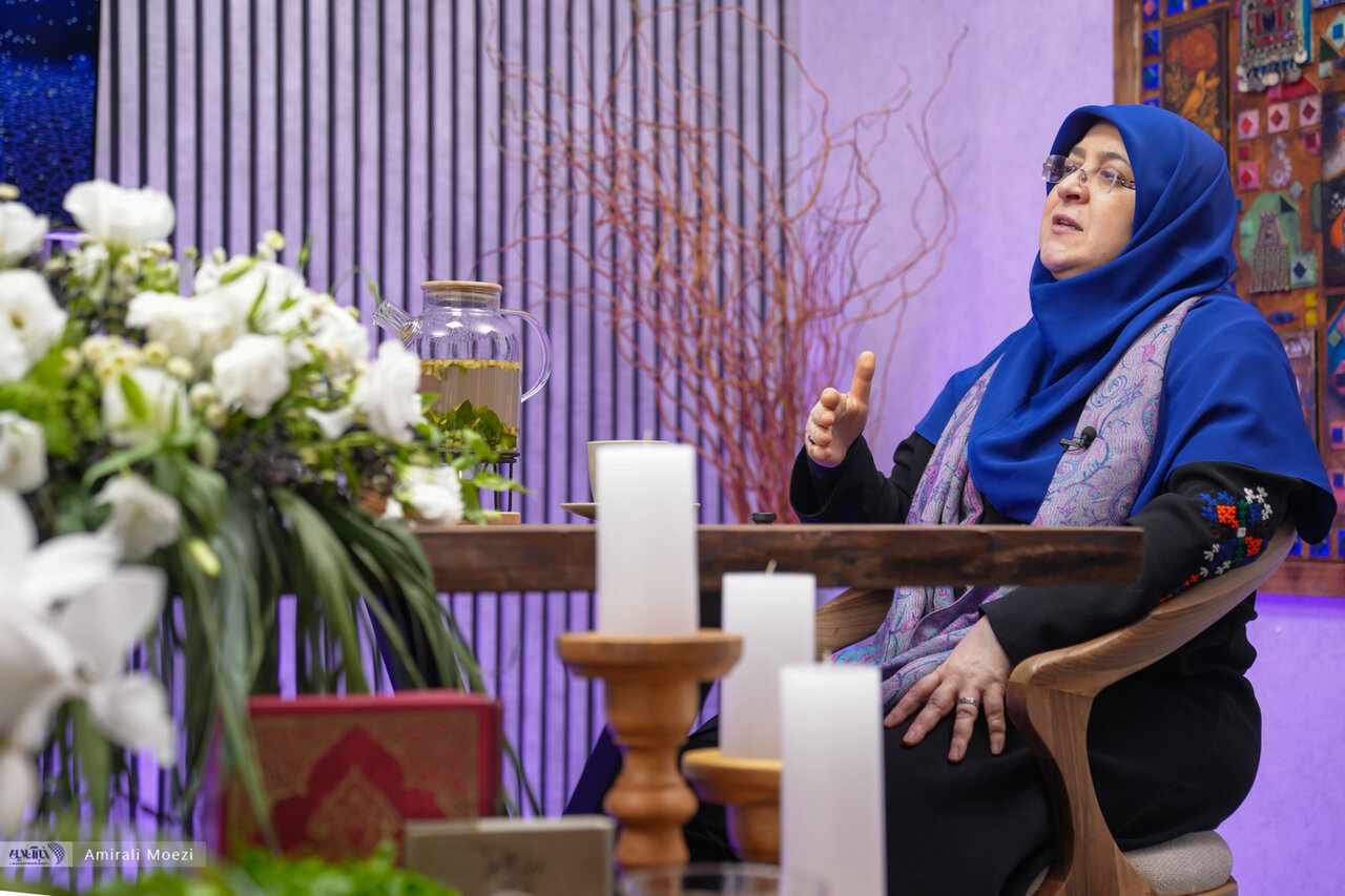 مهاجرانی: فرزندم دوتابعیتی نیست/ سال آسانی در پیش نداریم/ دلار ۹۵ هزار تومانی حتما روی زندگی من هم سایه انداخته است