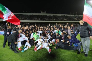 قلعه‌نویی: ما عاشق مردم ایران هستیم/ تافته جدا بافته نیستیم!