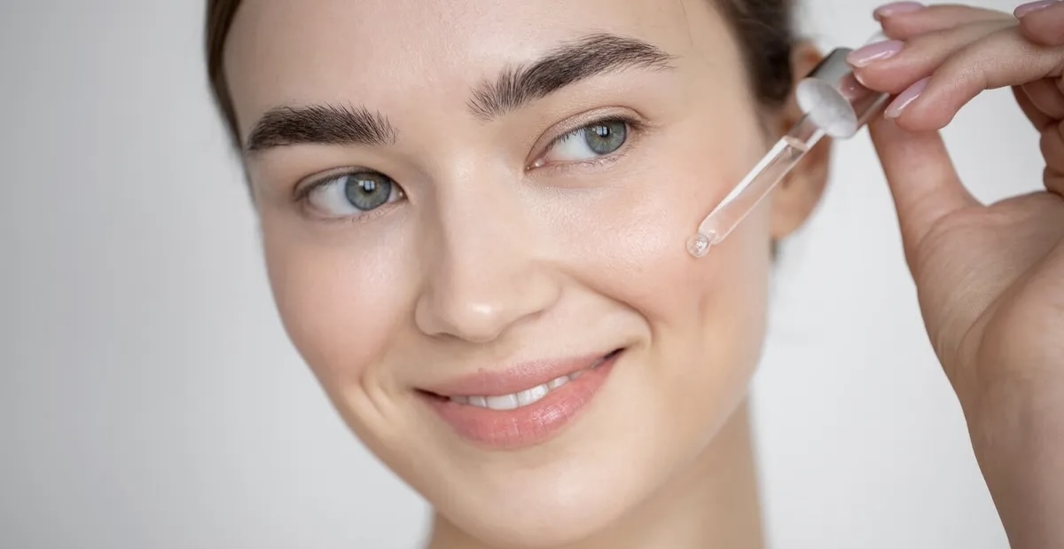 آیاسرمهای رتینول میتوانند باعث خشکی چشم شوند؟ آیاسرمهای رتینول میتوانند باعث خشکی چشم شوند؟