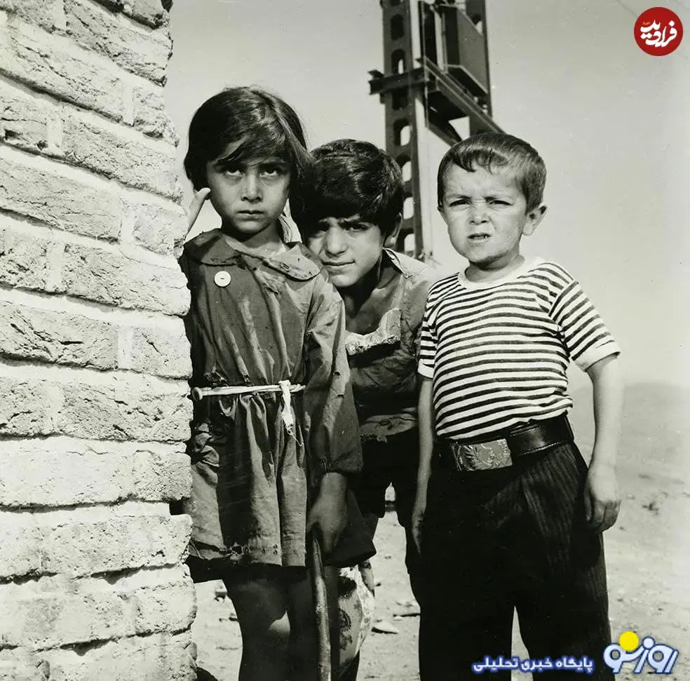 عکسی از اسدالله یکتا ۱۸ ساله در کنار لیلا فروهر ۷ ساله