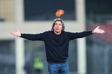 ساپینتو از لغو بازی در مشهد گفت / روی همه بازیکنانم حساب میکنم ساپینتو از لغو بازی در مشهد گفت / روی همه بازیکنانم حساب میکنم