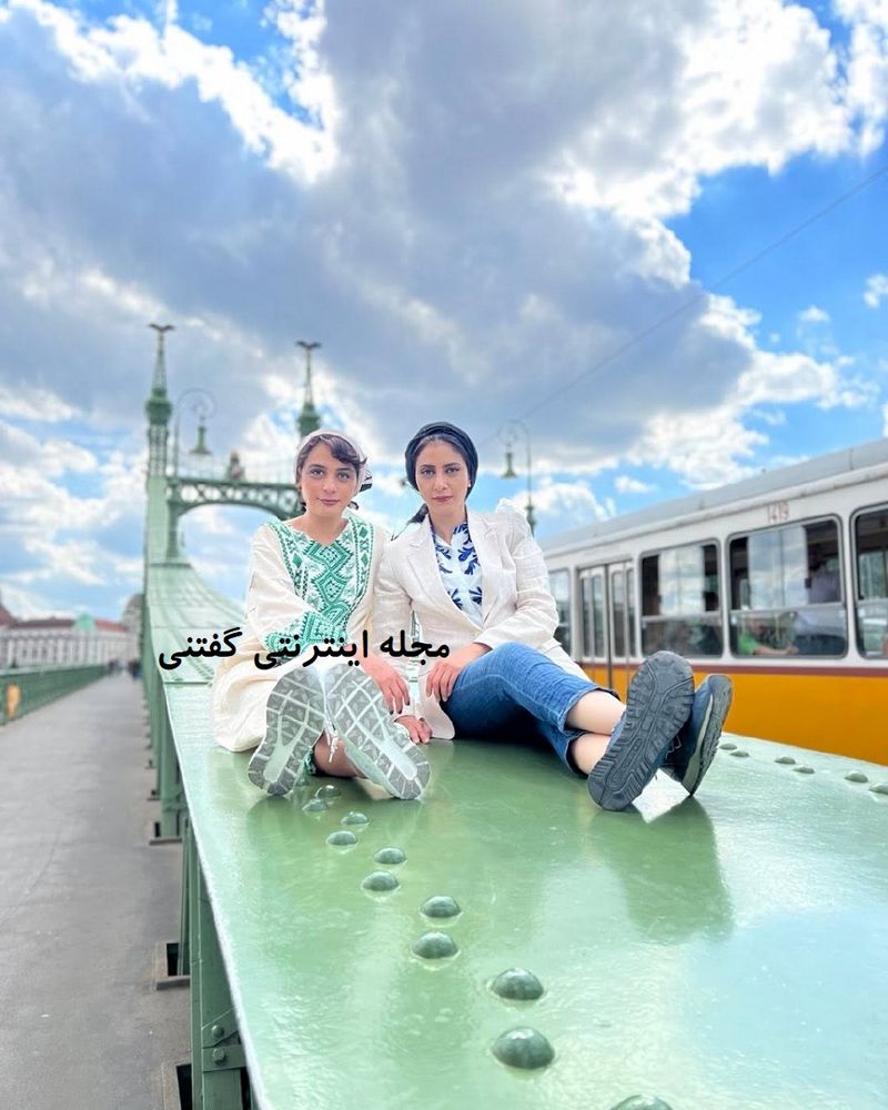 مارال فرجاد و خواهرش 1