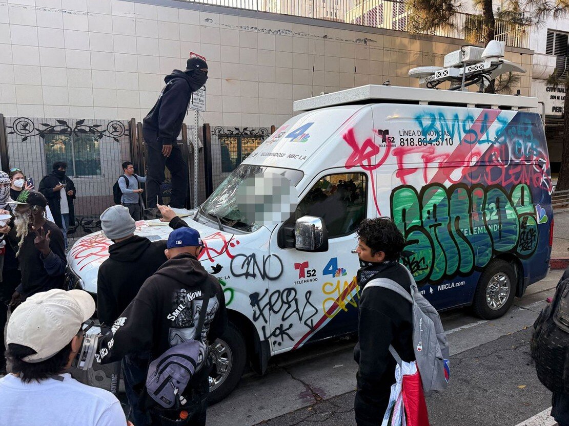 اعزام ۷۰۰ تفنگدار نیروی دریایی و ۲۰۰۰ عضو گارد ملی به لس‌آنجلس/ترامپ اگر آنها تف کنند،ما آنها را خواهیم زد!/بازداشت ۲۴ نفر در برج ترامپ/مردم در وحشت