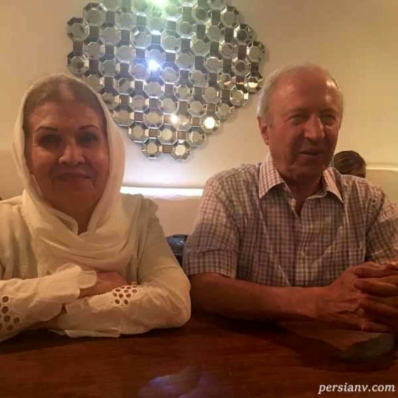 رونمایینیکی کریمی از پدر , مادر , خواهر و خواهر زاده اروپاییش! رونمایینیکی کریمی از پدر , مادر , خواهر و خواهر زاده اروپاییش!