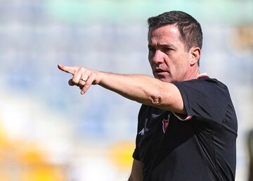 خوشحالی اوسمار از لغو بازی پرسپولیس با تراکتور خوشحالی اوسمار از لغو بازی پرسپولیس با تراکتور