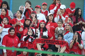 عکس| درخواست یک دختربچه ۵ ساله از کاپیتان پرسپولیس عکس| درخواست یک دختربچه ۵ ساله از کاپیتان پرسپولیس