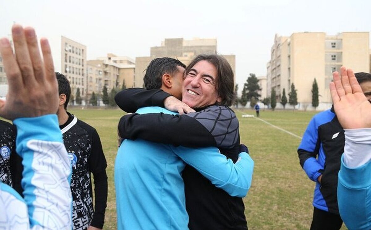 برخورد صمیمانه ساپینتو با رضاییان؛ حضور رامین در تمرین آبیها برخورد صمیمانه ساپینتو با رضاییان؛ حضور رامین در تمرین آبیها