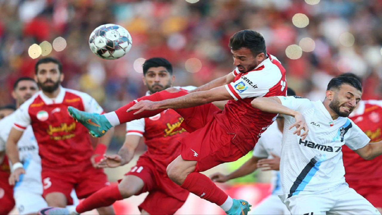 پرسپولیس با پیکان سواری به دنبال صدرنشینی/ نبرد تراکتور با گربه سیاهش در اصفهان پرسپولیس با پیکان سواری به دنبال صدرنشینی/ نبرد تراکتور با گربه سیاهش در اصفهان