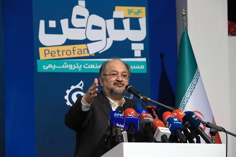 محمد شریعتمداری در اختتامیه پتروفن ۱۴۰۴: پتروفن یک رویداد ملی است/ معتقد به نظارت مشفقانه هستم نه نظارت مچگیرانه/ در نهاد فنی و اقتصادی همچون پتروشیمی، ما سوگیری سیاسی نداریم / تبدیل ایده به محصول لازمه بقای صنعت است محمد شریعتمداری در اختتامیه پتروفن ۱۴۰۴: پتروفن یک رویداد ملی است/ معتقد به نظارت مشفقانه هستم نه نظارت مچگیرانه/ در نهاد فنی و اقتصادی همچون پتروشیمی، ما سوگیری سیاسی نداریم / تبدیل ایده به محصول لازمه بقای صنعت است