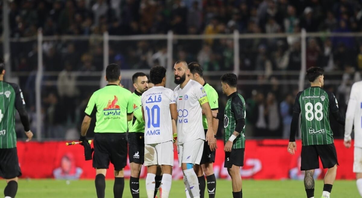 انتقاد صریح هواداران استقلال از کاپیتان چشمی/ فاصله کیلومتری روزبه با کاپیتان همیشگی انتقاد صریح هواداران استقلال از کاپیتان چشمی/ فاصله کیلومتری روزبه با کاپیتان همیشگی