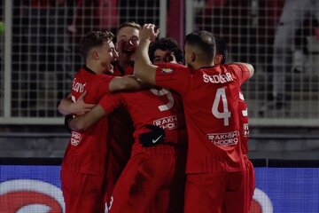 پاسخ تند تراکتور به بیانیه پرسپولیس؛ چرا وقتی به مادر بیرانوند توهین شد حرفی نزدید؟ پاسخ تند تراکتور به بیانیه پرسپولیس؛ چرا وقتی به مادر بیرانوند توهین شد حرفی نزدید؟